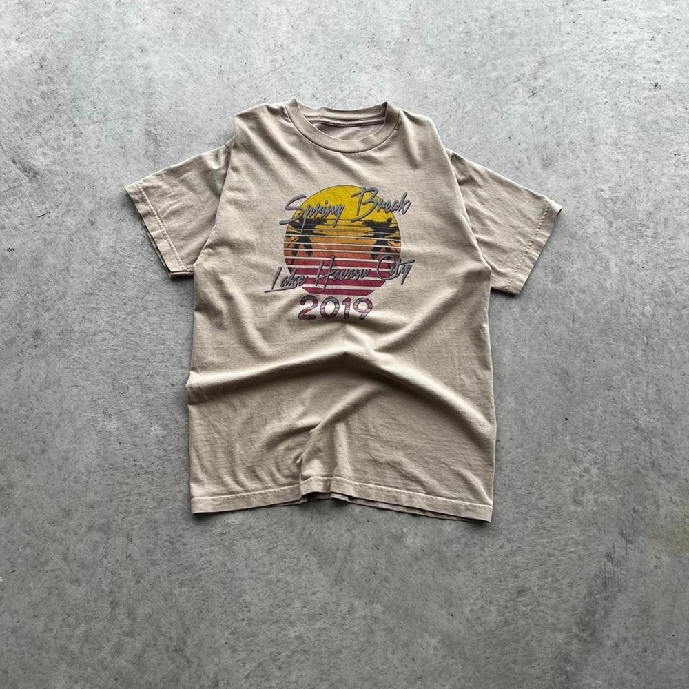 Vintage 2019 Graphic Tee